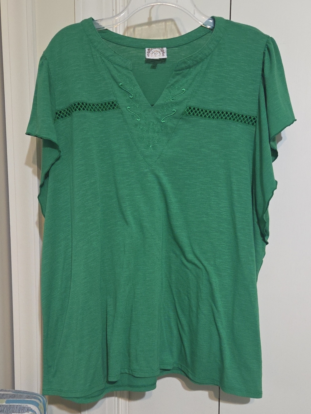 Green Short-Sleeve V-Neck Top with Lace Insets